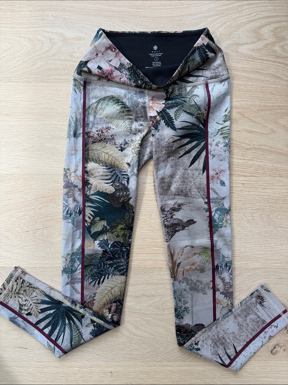 Noli Leggings with Burgundy Trim